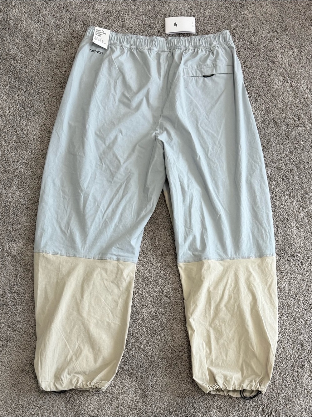 Nike Tech Dri Fit Woven Loose Fit Pants Grey Cream IU6966-012 Mens Size XL NEW - Picture 2 of 6